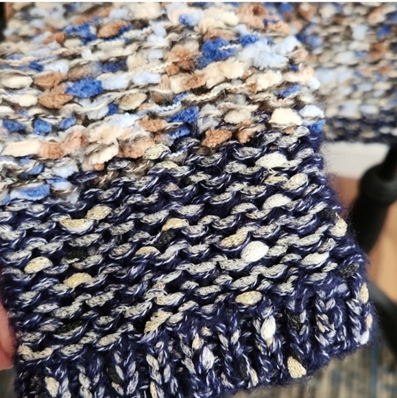 Easel Sweater - Picture 4 of 8